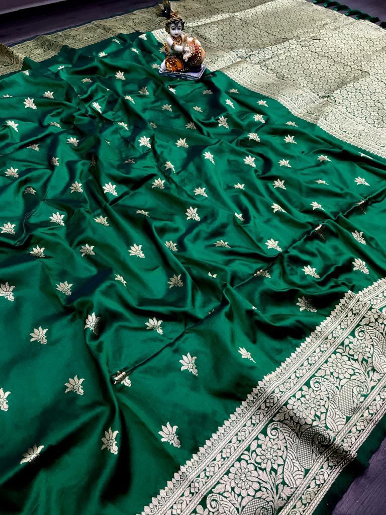 "Leafy Grace: The Majestic Green Jari-Bordered Lichi Silk Saree"